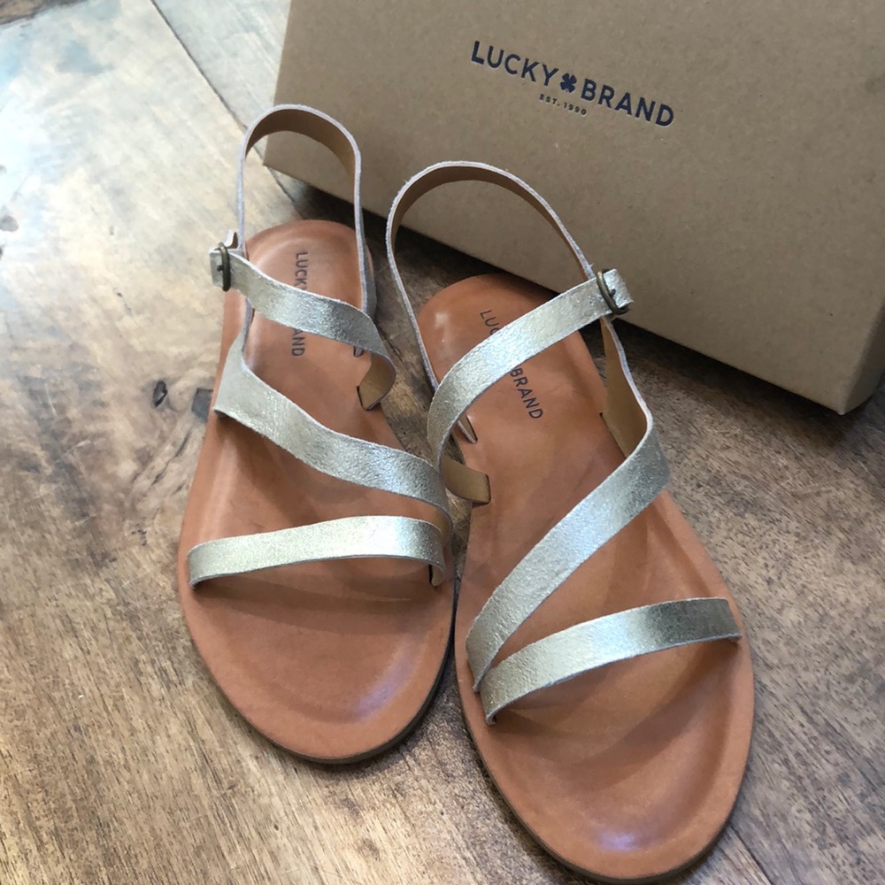Brand new never been worn Lucky Brand Sandals